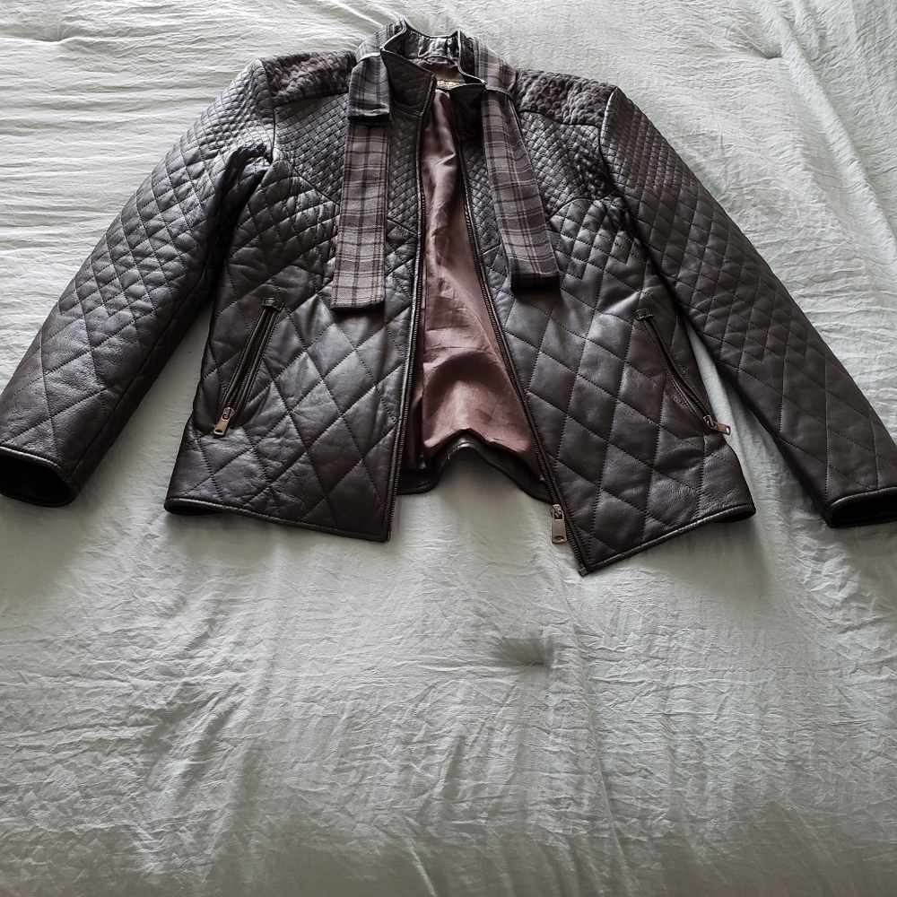 Leather Jacket - Picture 4 of 7